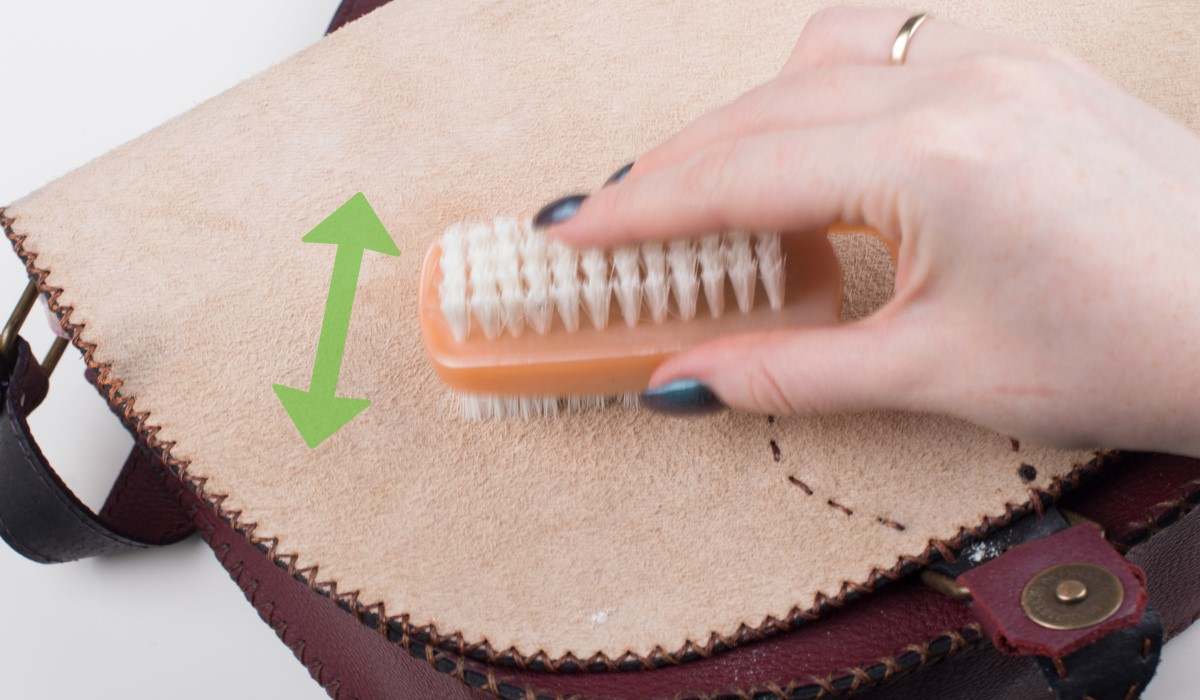  best way to clean leather bag 