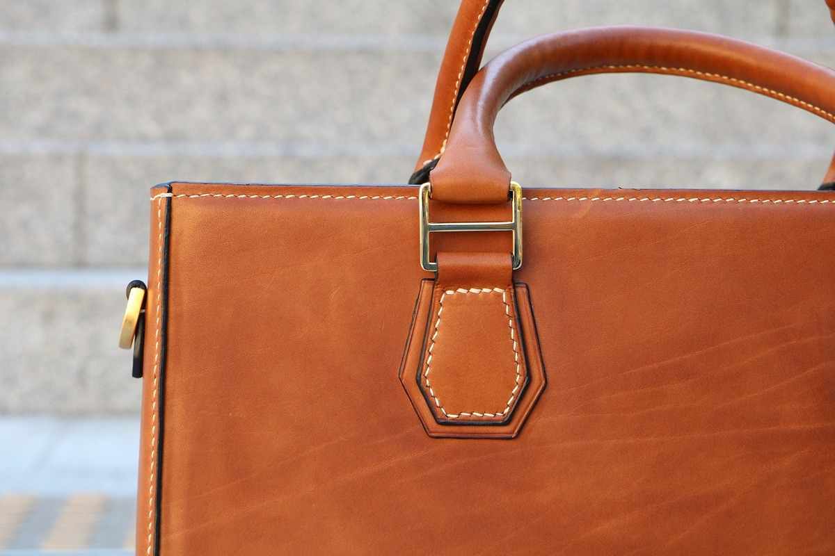  Getting To Know Leather Handbag + The Exceptional Price of Buying Leather Handbag 