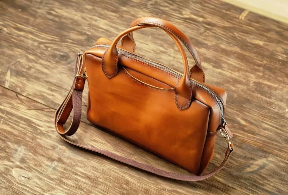  Buy Women's leather messenger bag + Best Price 