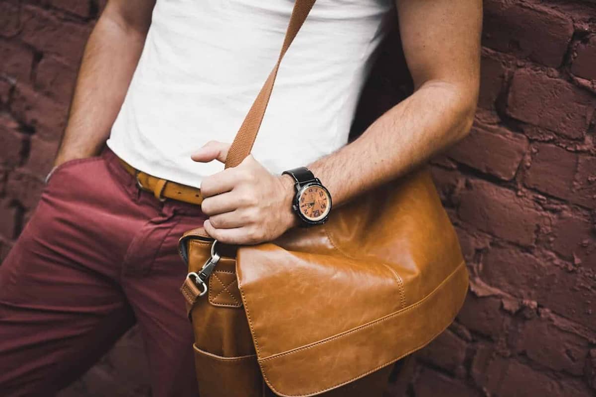  Leather bag men’s business to boost their carier 