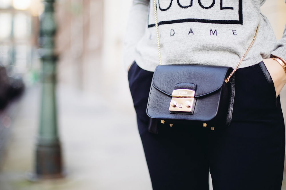  casual leather crossbody bag| buy at a cheap price 