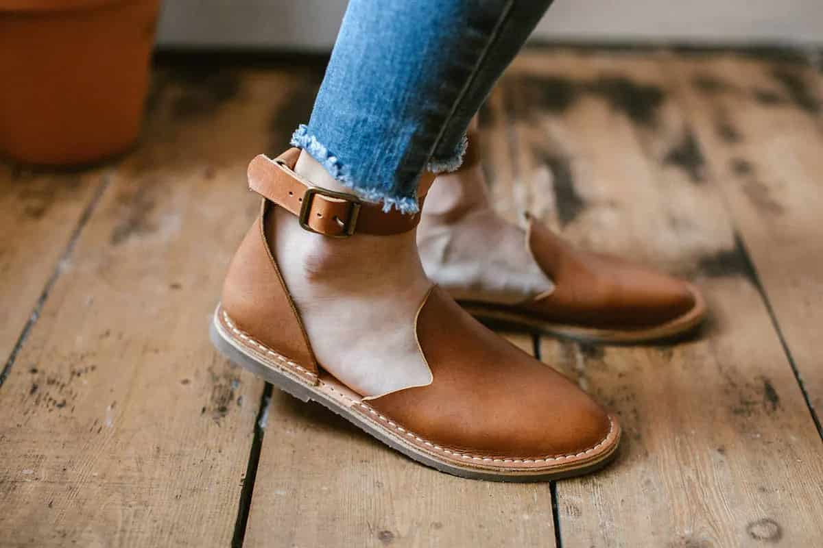  Comfortable And Stylish Women’s Leather Shoes + Buy 