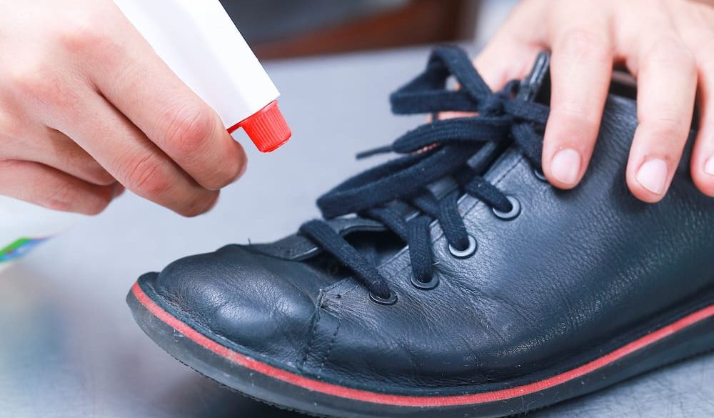  how to clean leather shoes without polish 