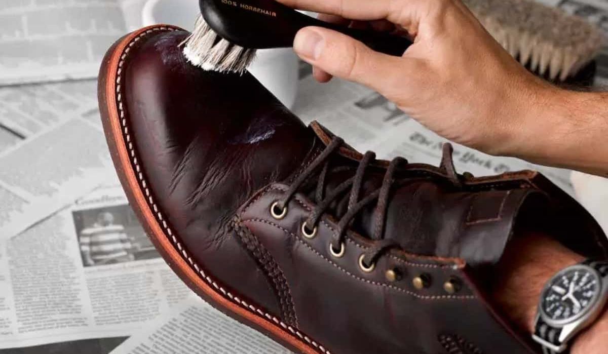  how to clean leather shoes inside and outside parts 