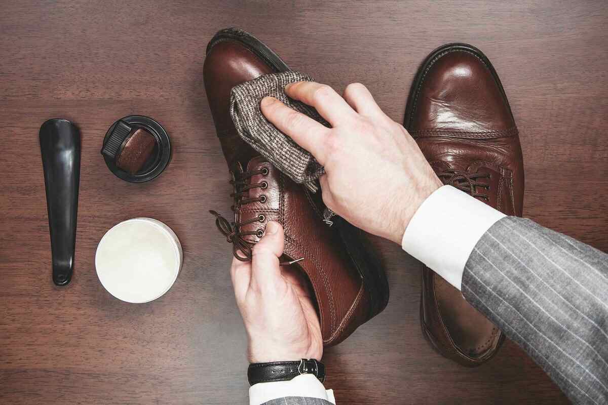  clean leather shoes with household products 