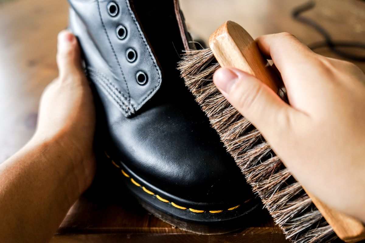  clean leather shoes with household products 