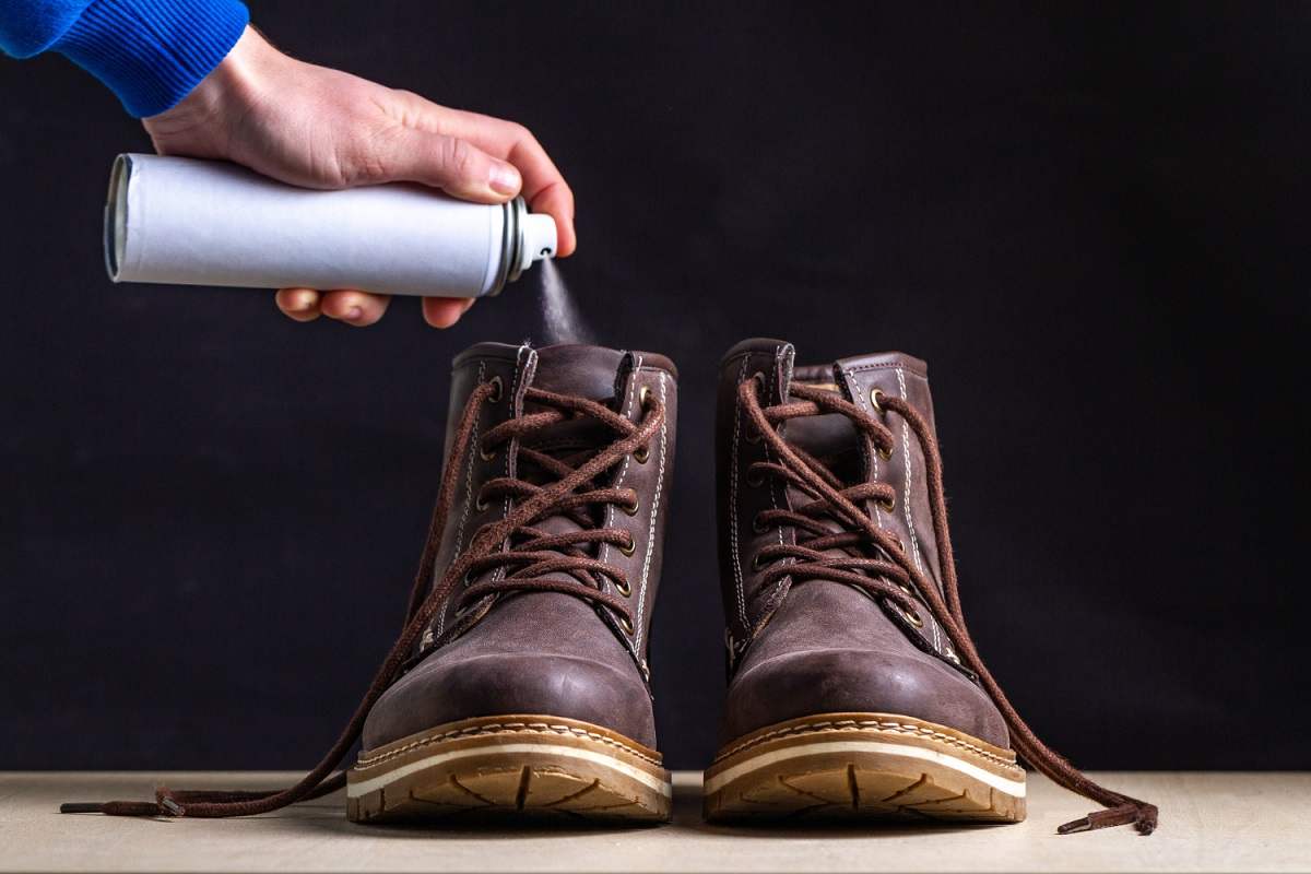  clean leather shoes with household products 