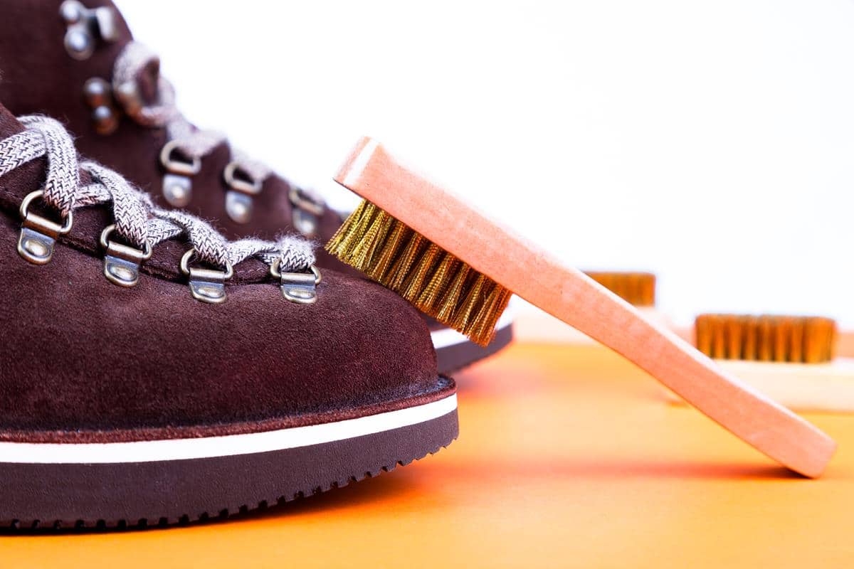  clean leather shoes with household products 