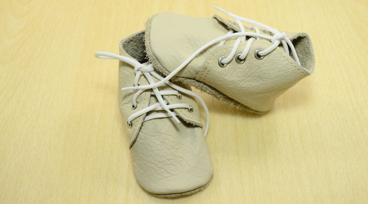  how to clean leather baby shoes 