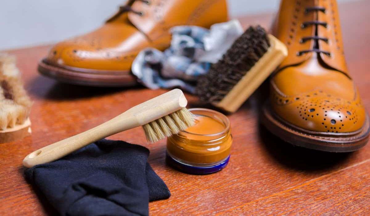  how to soften leather shoes with a hair dryer + coconut oil 