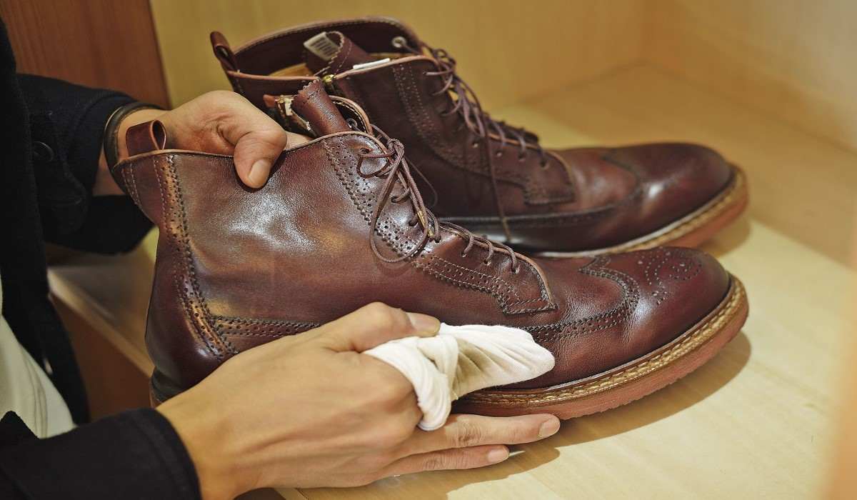  How To Clean Brown Leather Shoes at Home 