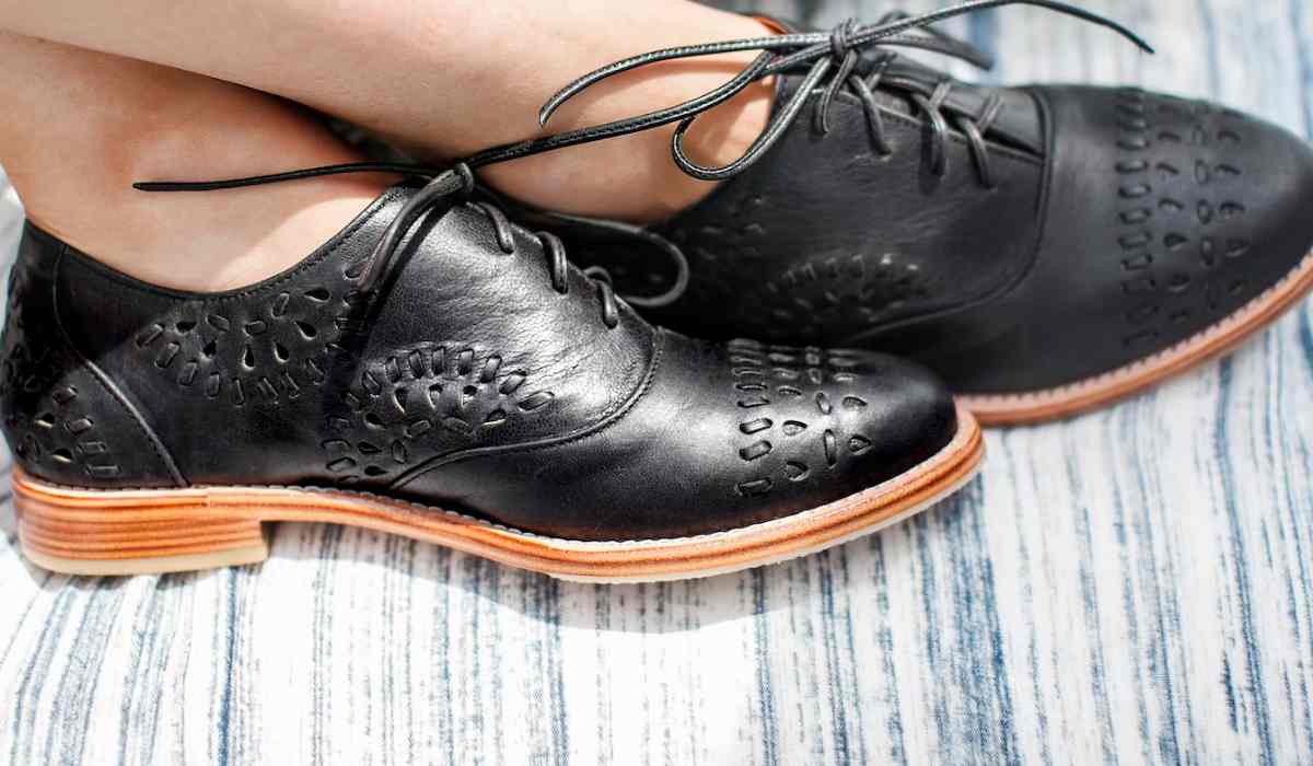  Selling black leather shoes for work womens + nursing 